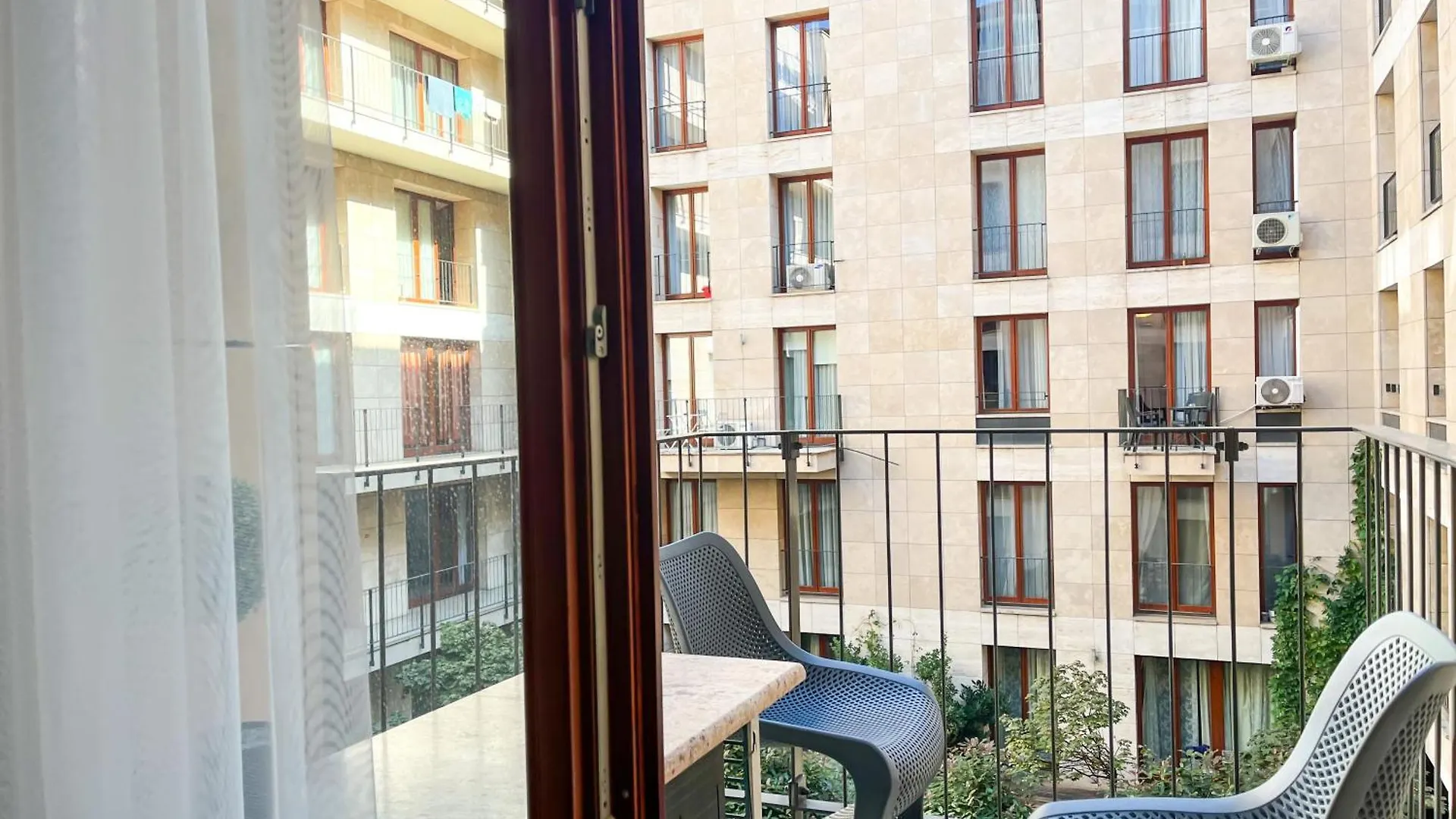 Giardino By Artemisia Apartments contacts